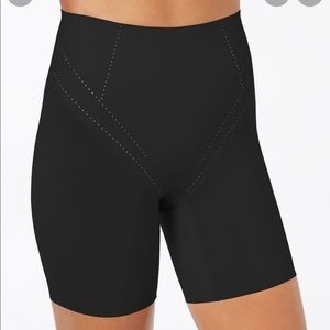 WACOAL shape Air shaper shorts